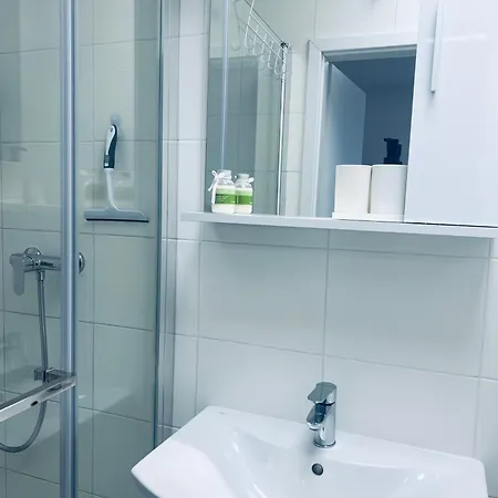 شقة Hramisce, Botega Šmarje