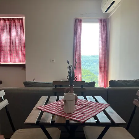 Hramisce, Botega شقة Šmarje