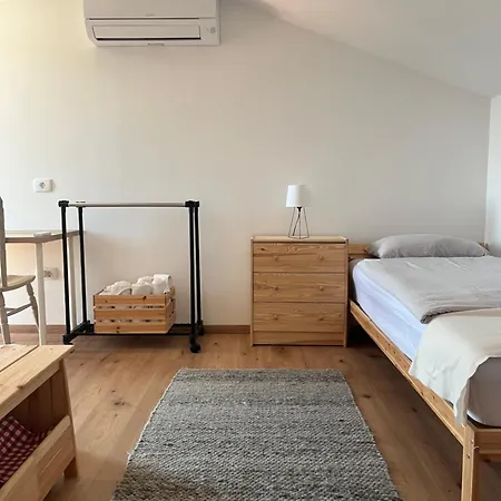 Apartment Hramisce, Botega